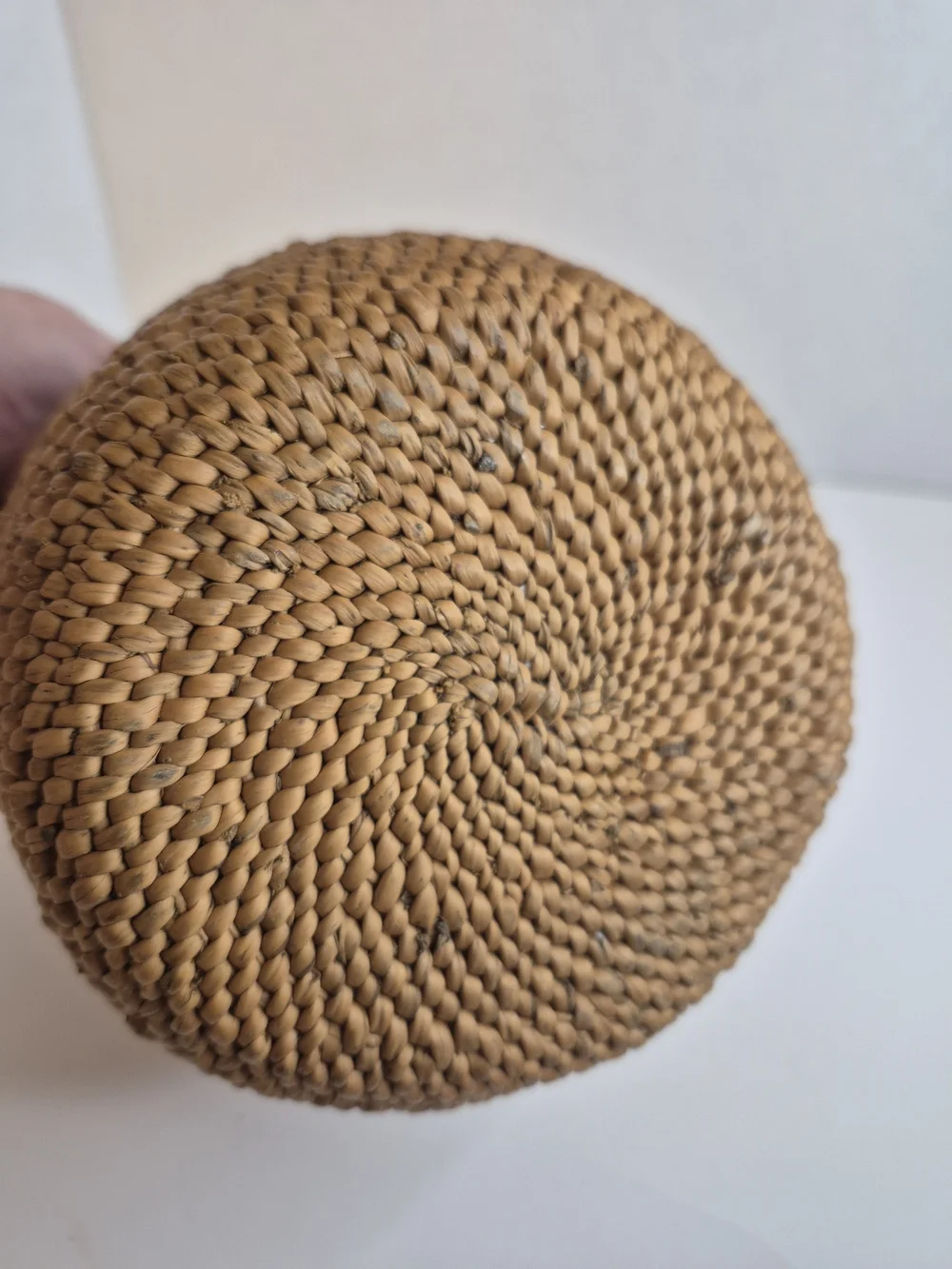 Vintage Woven Rattan Pitcher Vase Wicker Finely Woven Basket Jug with Handle - Picture 6 of 9